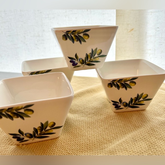 4 Ciroa grapevine, simple serve, square appetizer, porcelain bowls. 4” - Picture 3 of 6